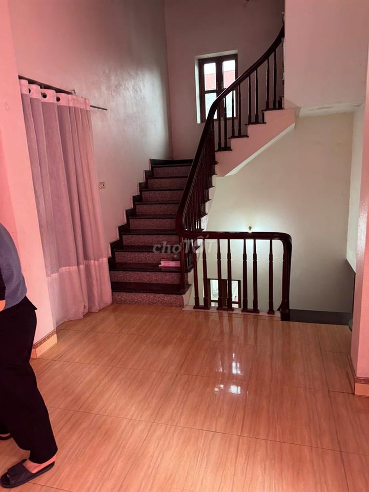 Cho thuê nhà 3 tầng diện tích 186m2