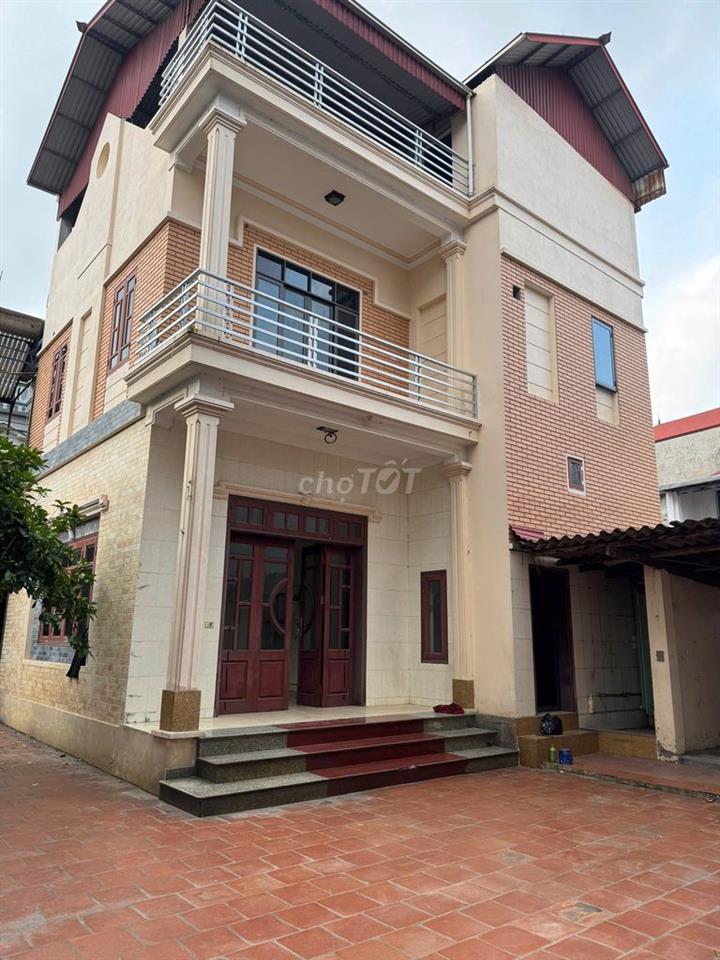 Cho thuê nhà 3 tầng diện tích 186m2