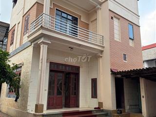 Cho thuê nhà 3 tầng diện tích 186m2