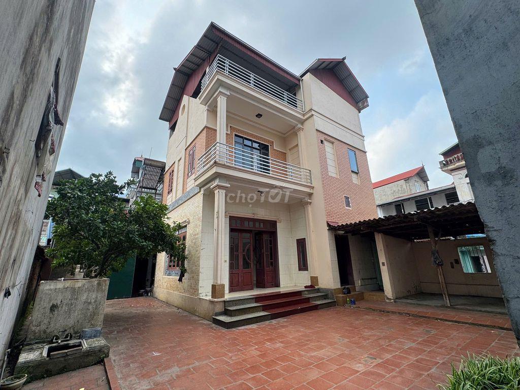 Cho thuê nhà 3 tầng diện tích 186m2