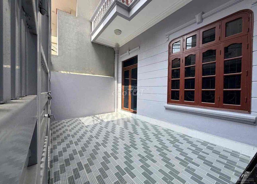 Cho thuê nguyên căn ngõ 373 An Dương Vương Tây Hồ 3Tx4N 16 triệu.
