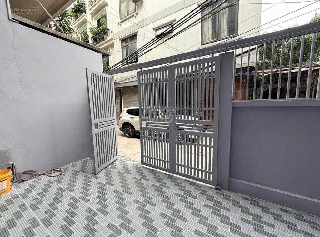 Cho thuê nguyên căn ngõ 373 An Dương Vương Tây Hồ 3Tx4N 16 triệu.