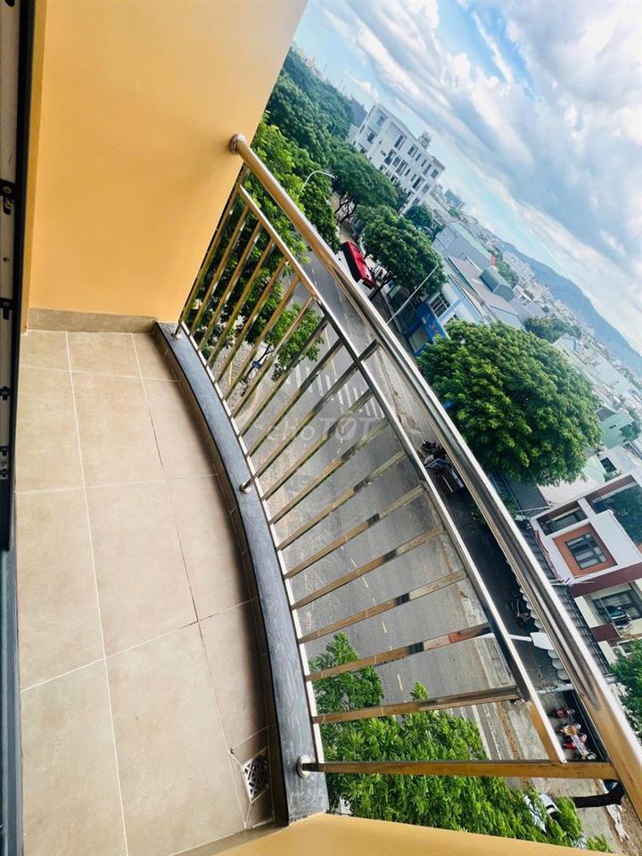 Phòng gác lửng ban công lầu 5 Kinh Dương Vương gần Bách Khoa