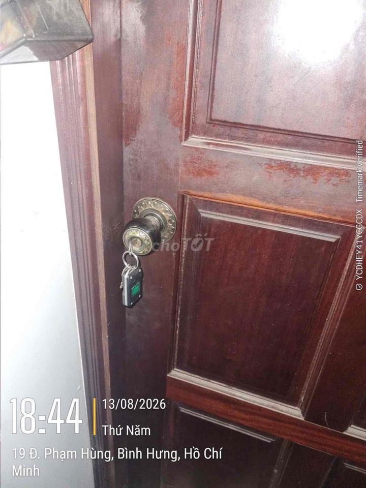 phòng rộng, có ban công nvs khép kín lầu 2,viumặt tiền viu thoáng đẹp