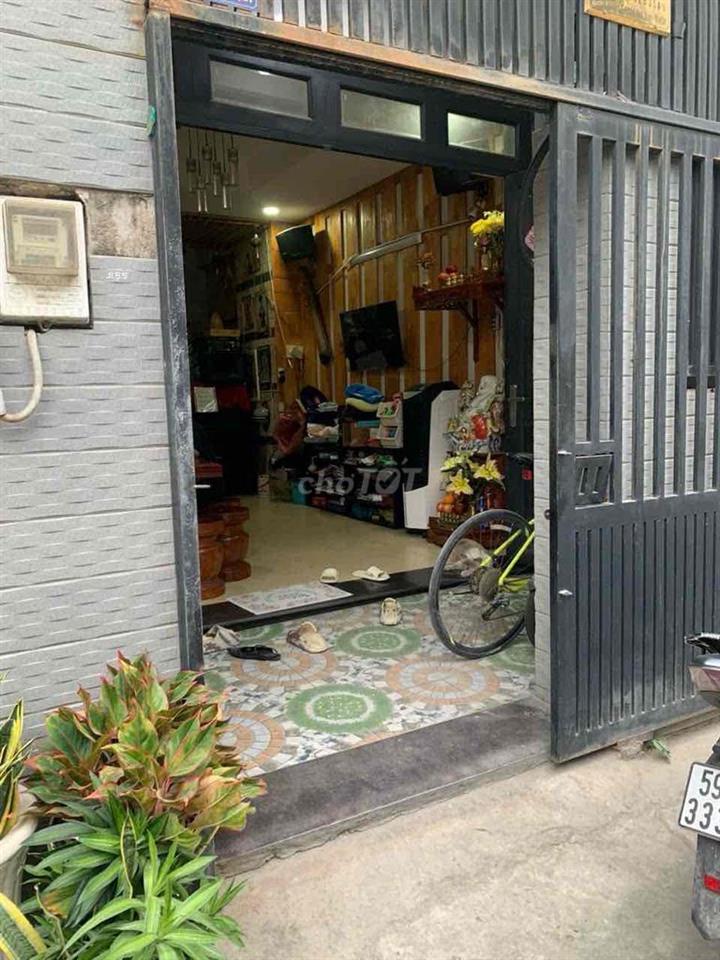 Bán nhà chính chủ ngay ngã tư Nguyễn Xí-Phạm Văn Đồng