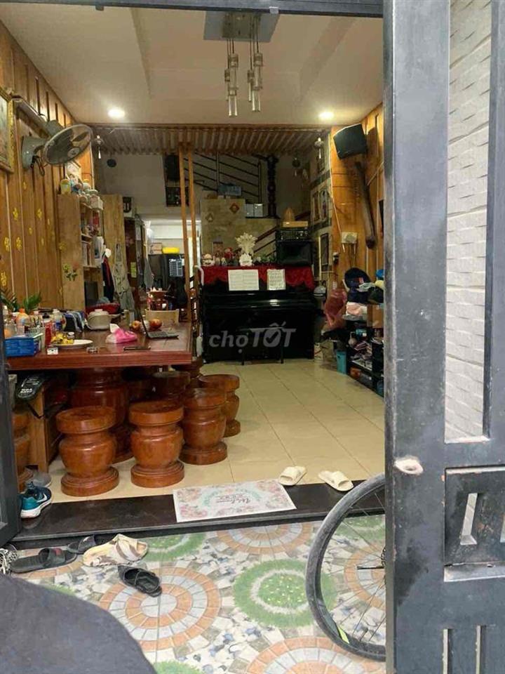 Bán nhà chính chủ ngay ngã tư Nguyễn Xí-Phạm Văn Đồng