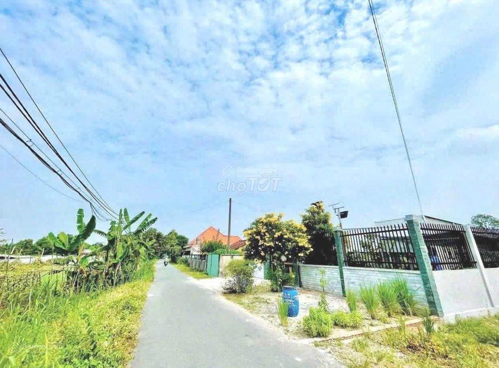 Ngộp 90m2 Full Thổ Gần KCN Tân Phú Trung Giá Chỉ 900tr-SHR