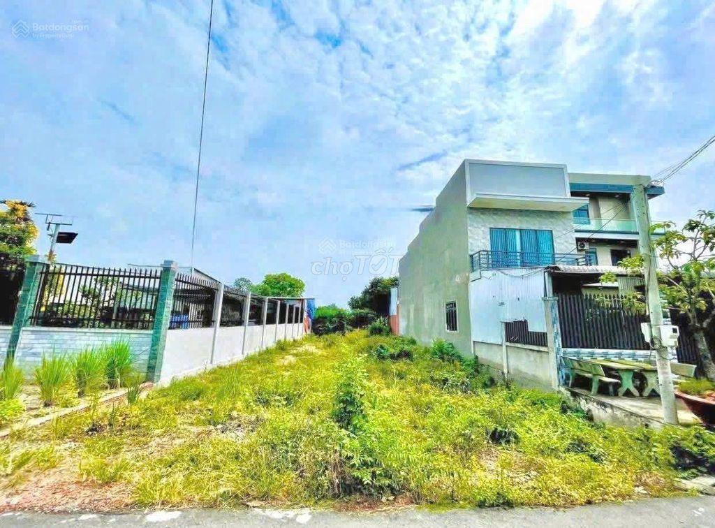 Ngộp 90m2 Full Thổ Gần KCN Tân Phú Trung Giá Chỉ 900tr-SHR