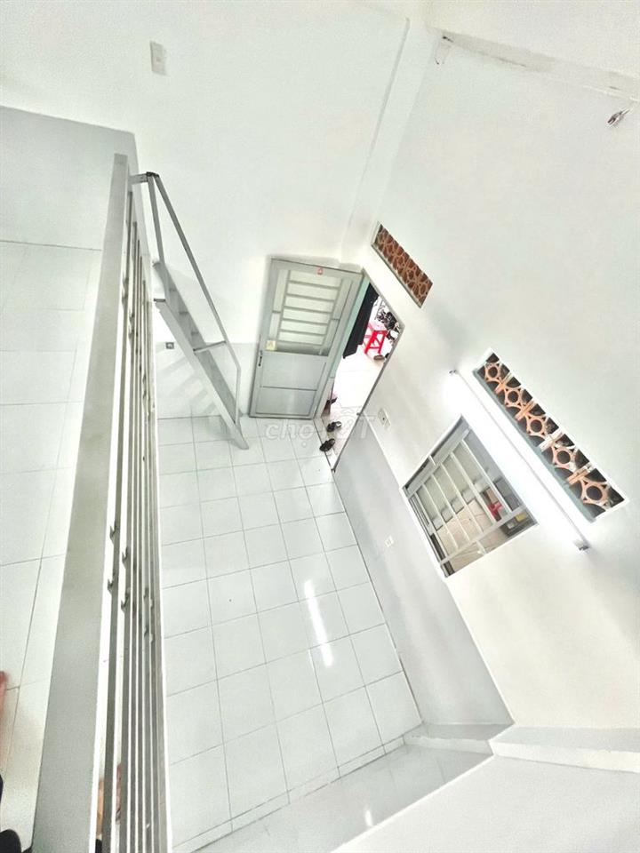 Cho thuê phòng trọ giá rẻ đối diện ĐH Luật cs2
