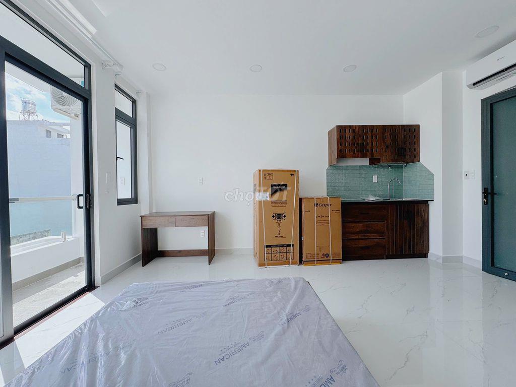 Phòng full nội thất siêu rộng, ban công to