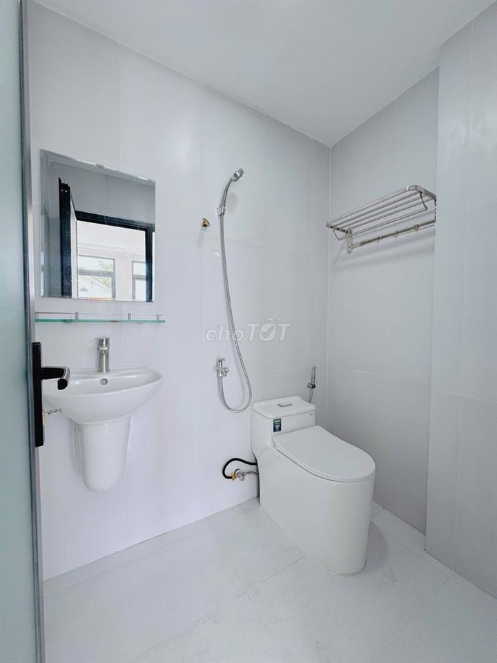 Phòng full nội thất siêu rộng, ban công to