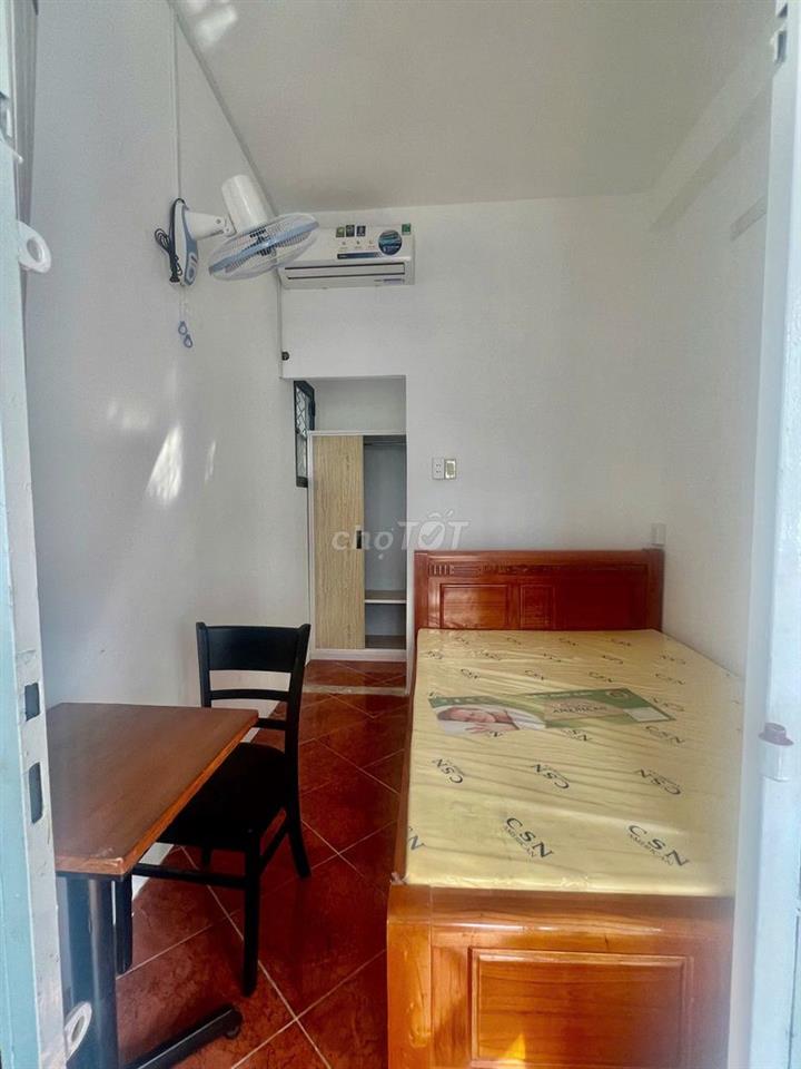 Phòng trọ 1 phòng ngủ tách bếp full nội thất, ban công