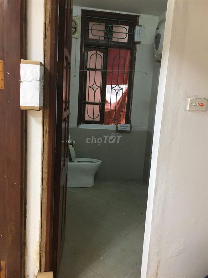 Cho thuê nhà 5 tầng (40m x 5 tầng) Mạc Thái Tổ, Trung Kính, Yên Hòa