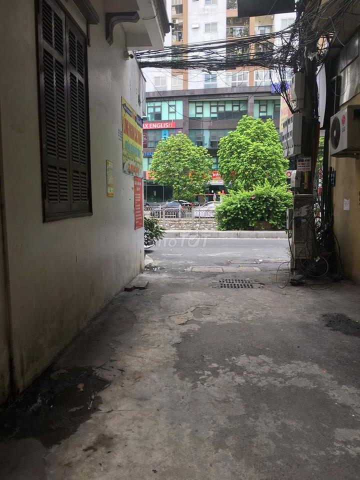 Cho thuê nhà 5 tầng (40m x 5 tầng) Mạc Thái Tổ, Trung Kính, Yên Hòa