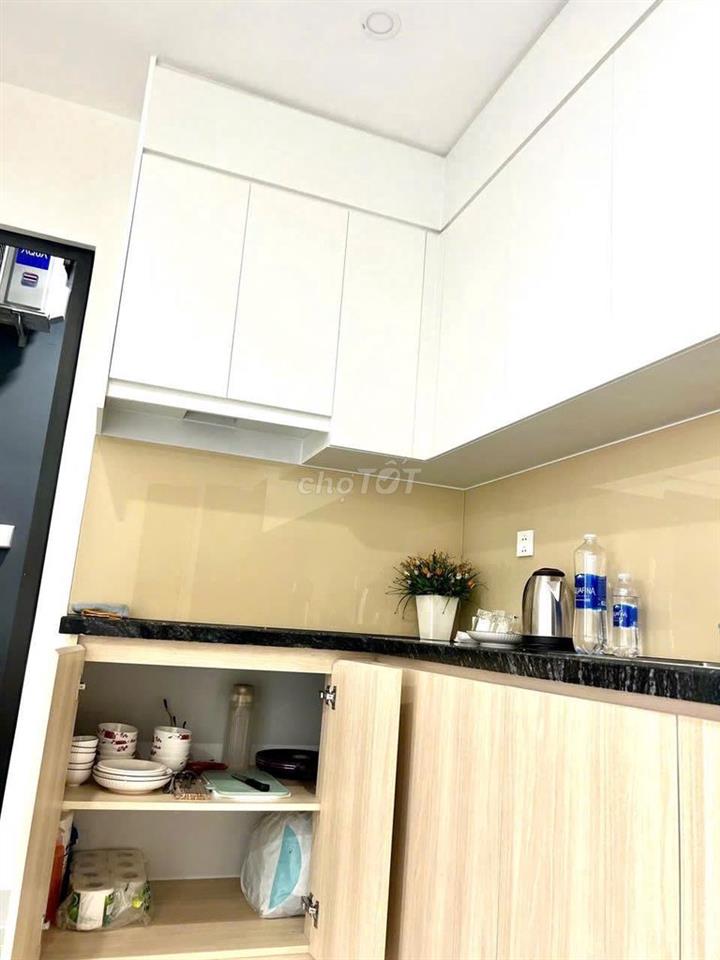 CHO THUÊ CĂN HỘ 3PN CÓ NỘI THẤT KHÁ ĐẦY ĐỦ A&T SKY GARDEN GIÁ 11TR9
