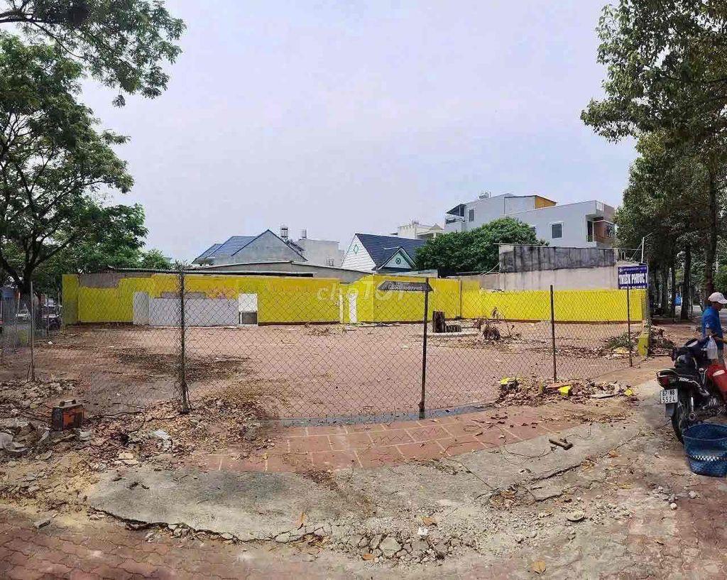 BÁN GẤP LÔ GÓC 3 MẶT TIỀN NGÃ TƯ 618,6M² SẦM UẤT KD ĐA NGHÀNH