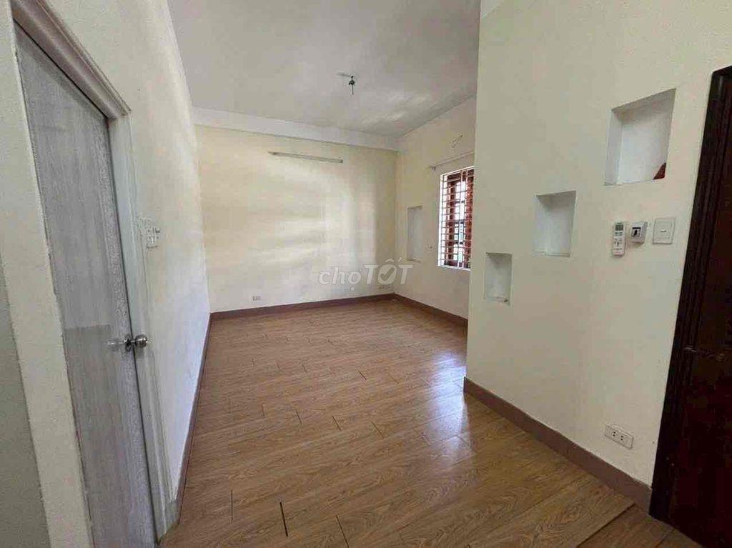 Cho Thuê Nhà 1 trệt 1 lầu 4Phòng Ngủ Ở & Mở Văn Phòng KDC Phú Hoà