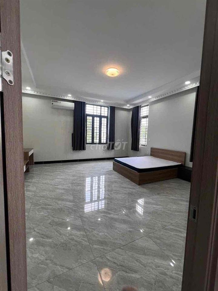 Cho Thuê Biệt Thự 4Phòng Ngủ Sân 4 Ô TÔ Gần Trung Tâm Thành Phố Mới