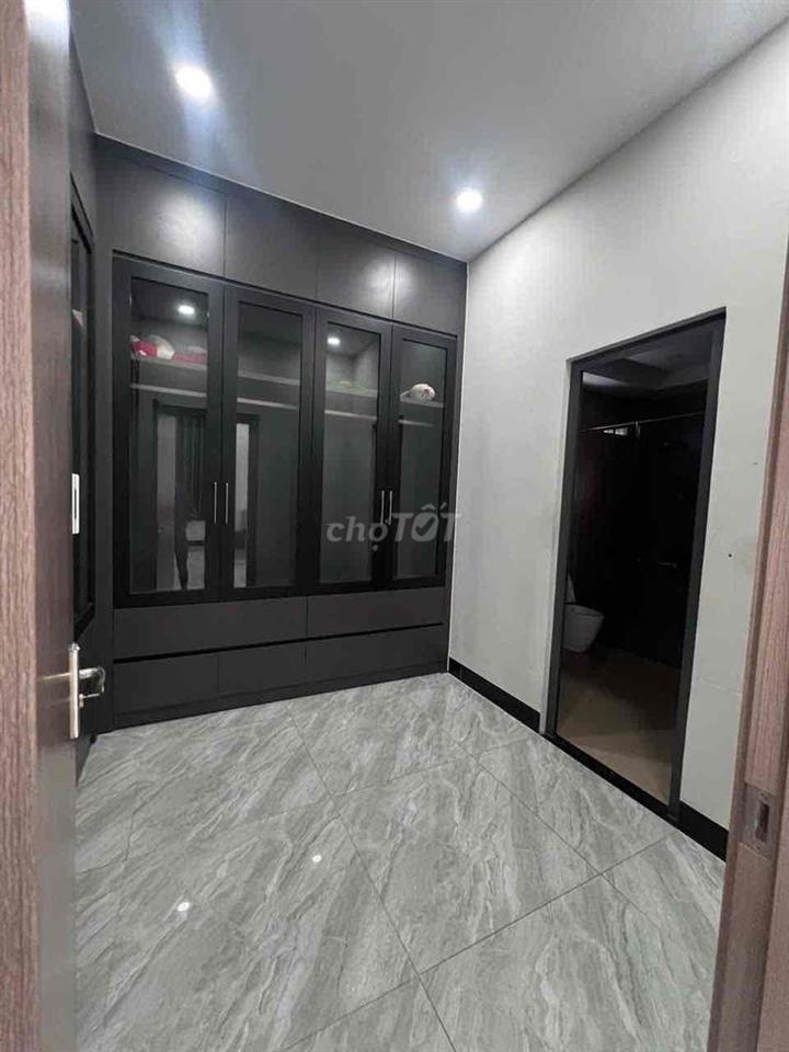 Cho Thuê Biệt Thự 4Phòng Ngủ Sân 4 Ô TÔ Gần Trung Tâm Thành Phố Mới