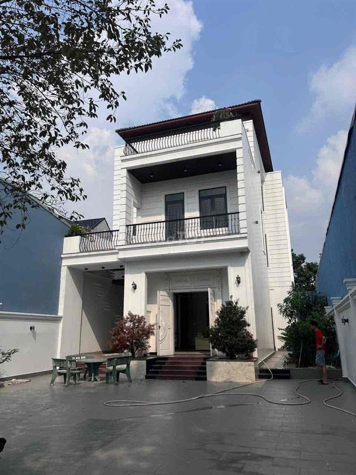 Cho Thuê Biệt Thự 4Phòng Ngủ Sân 4 Ô TÔ Gần Trung Tâm Thành Phố Mới