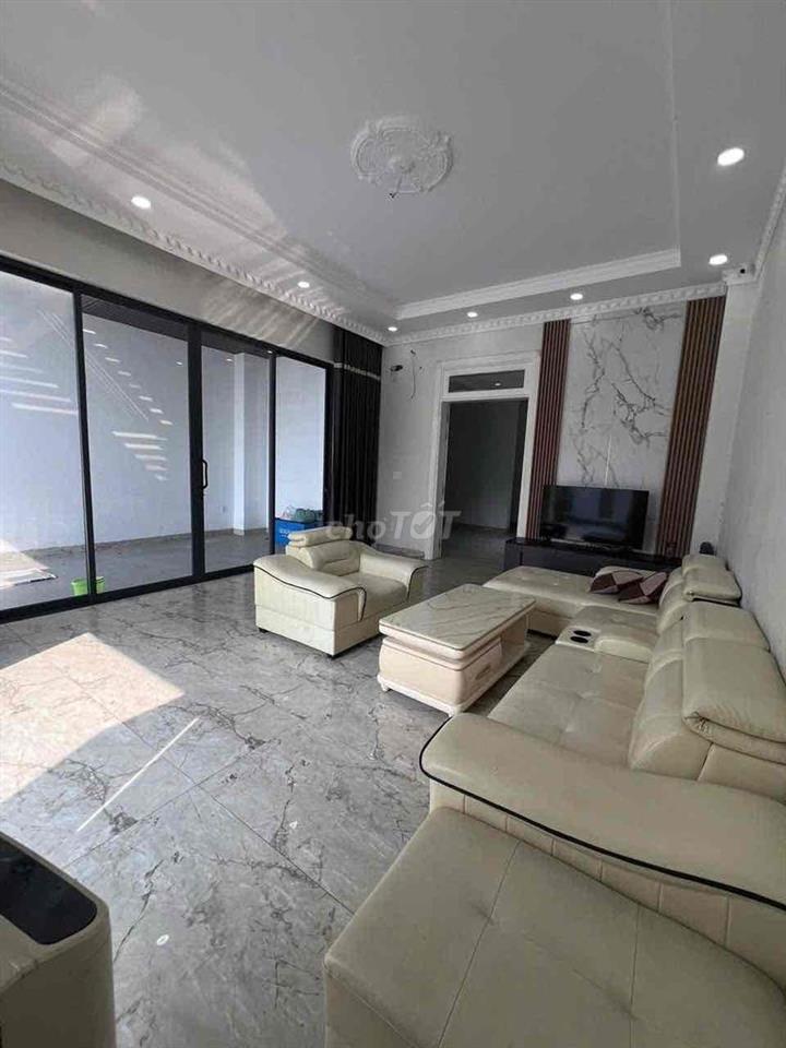 Cho Thuê Biệt Thự 4Phòng Ngủ Sân 4 Ô TÔ Gần Trung Tâm Thành Phố Mới