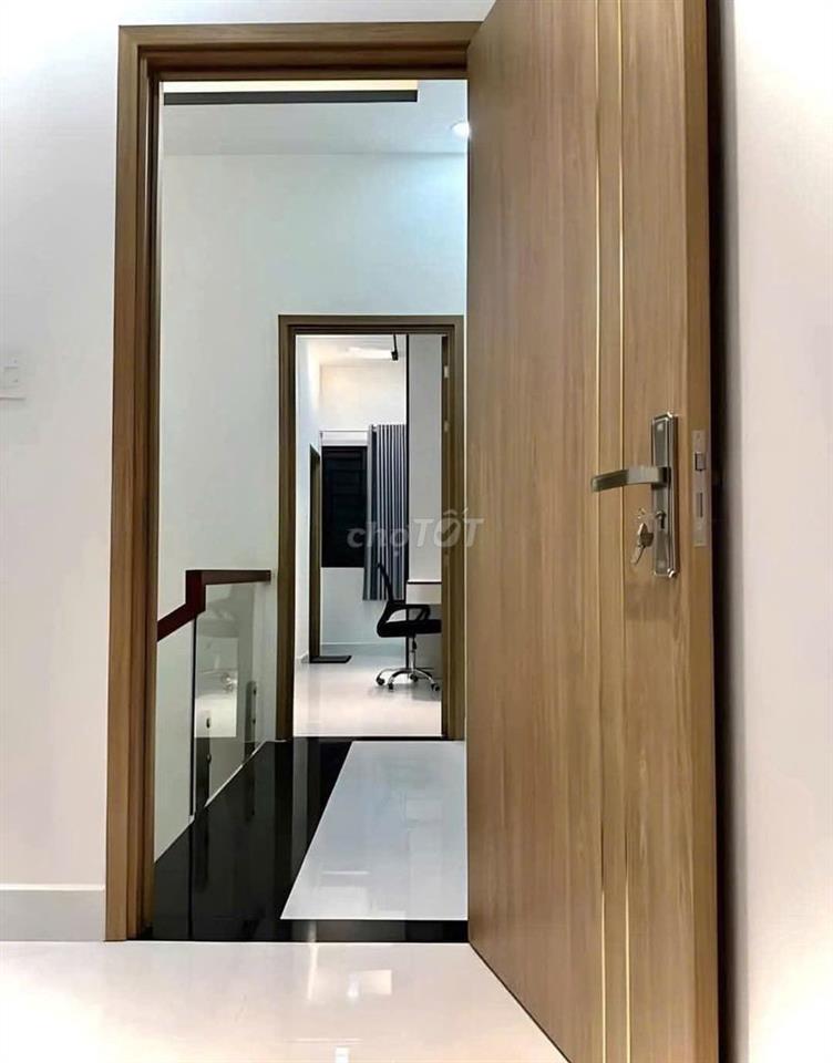Bán nhanh nhà lầu thiết kế cổ điển 95m2, giá chỉ 1ty650 sổ hồng riêng