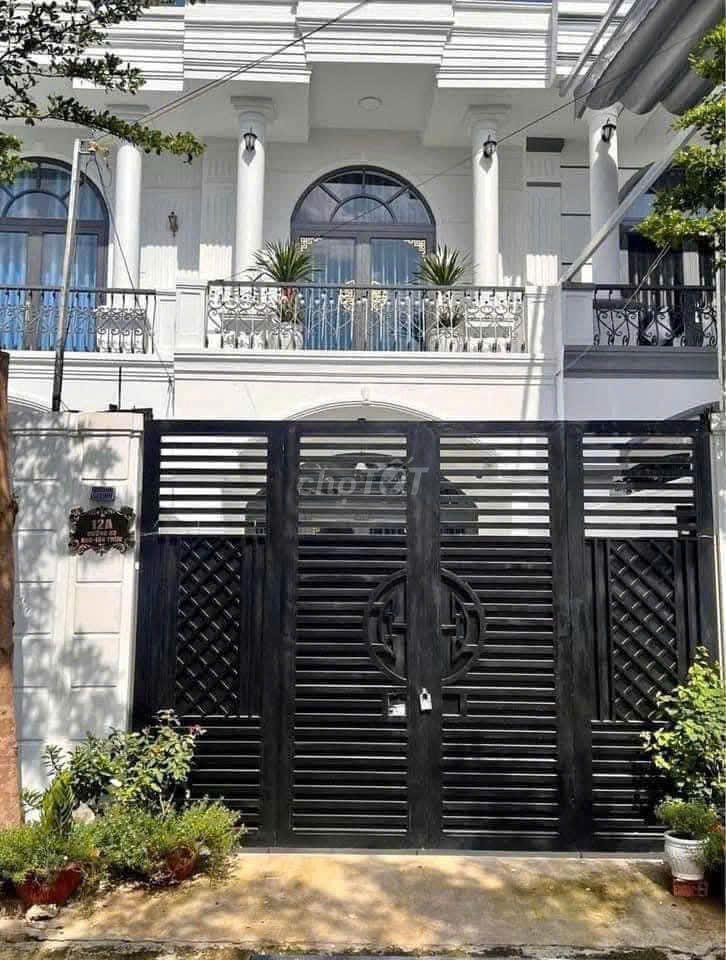 Bán nhanh nhà lầu thiết kế cổ điển 95m2, giá chỉ 1ty650 sổ hồng riêng