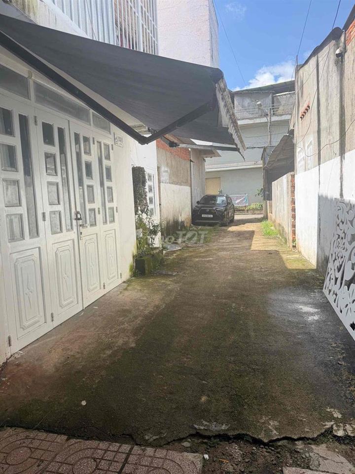 cần bán nhà hẻm oto trung tâm thành phố