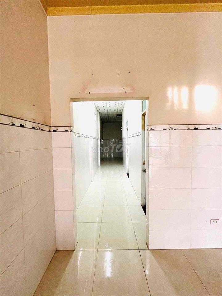 Cho thuê nhà nguyên căn gần chợ cầu đôi, cách kcn Hoà Phú 2km