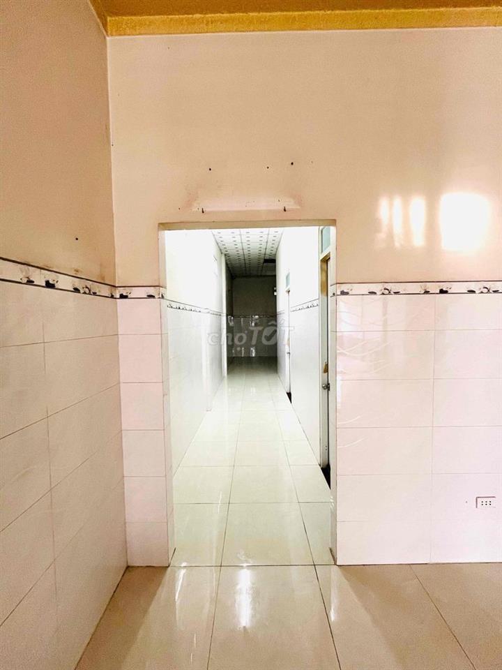 Cho thuê nhà nguyên căn gần chợ Cầu Đôi hẻm xe tải