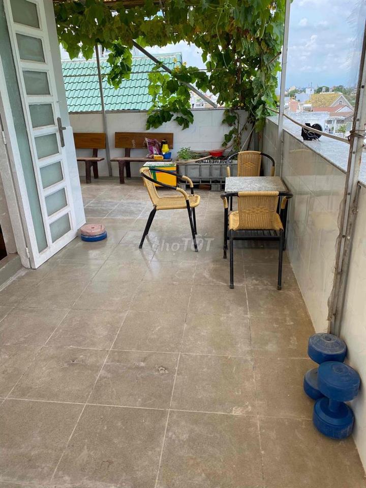 căn hộ mini dưới đất đầy đủ tiện nghi