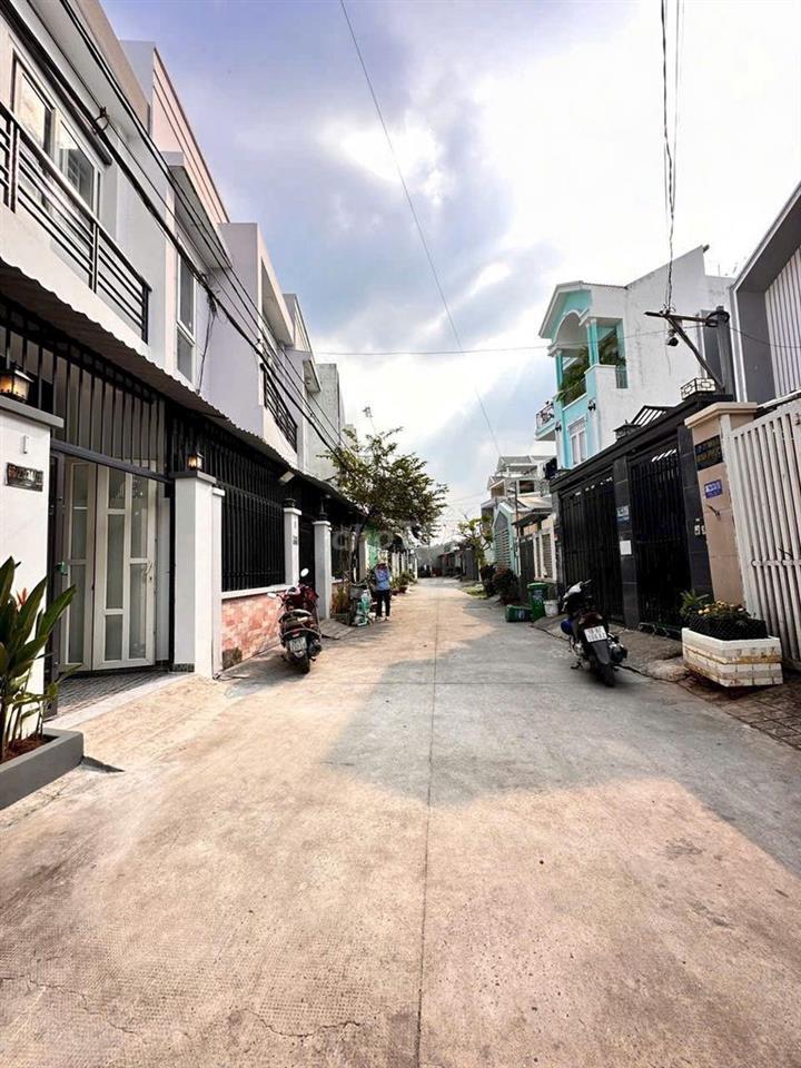BÁN NHÀ DT 5x12M - HẺM Ô TÔ - THẠNH XUÂN 38. GIÁ : 4,52 TỶ 