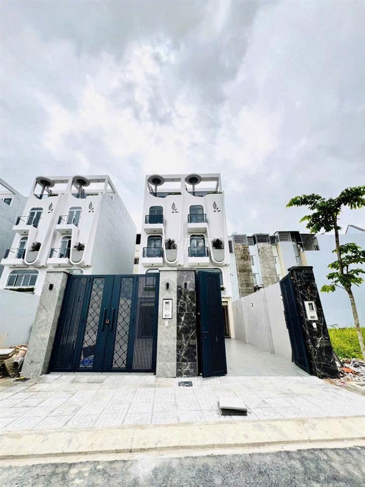BÁN NHÀ DT 4x30M - 4 LẦU-ĐƯỜNG 12M - TRÀN QUANG CƠ Q12. GIÁ : 6,79 TỶ 