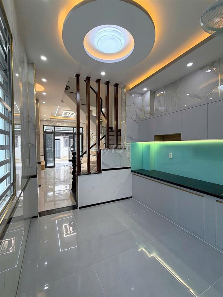 BÁN NHÀ 3 LẦU  - HẺM Ô TÔ - LÂM THỊ HỐ Q12. GIÁ : 4,88 TỶ 