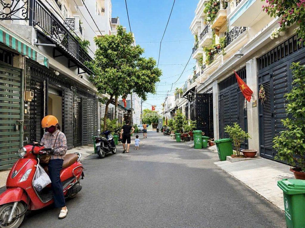BÁN NHÀ 4 TẦNG - HẺM Ô TÔ - THẠNH XUÂN Q12. GIÁ : 5,68 TỶ 