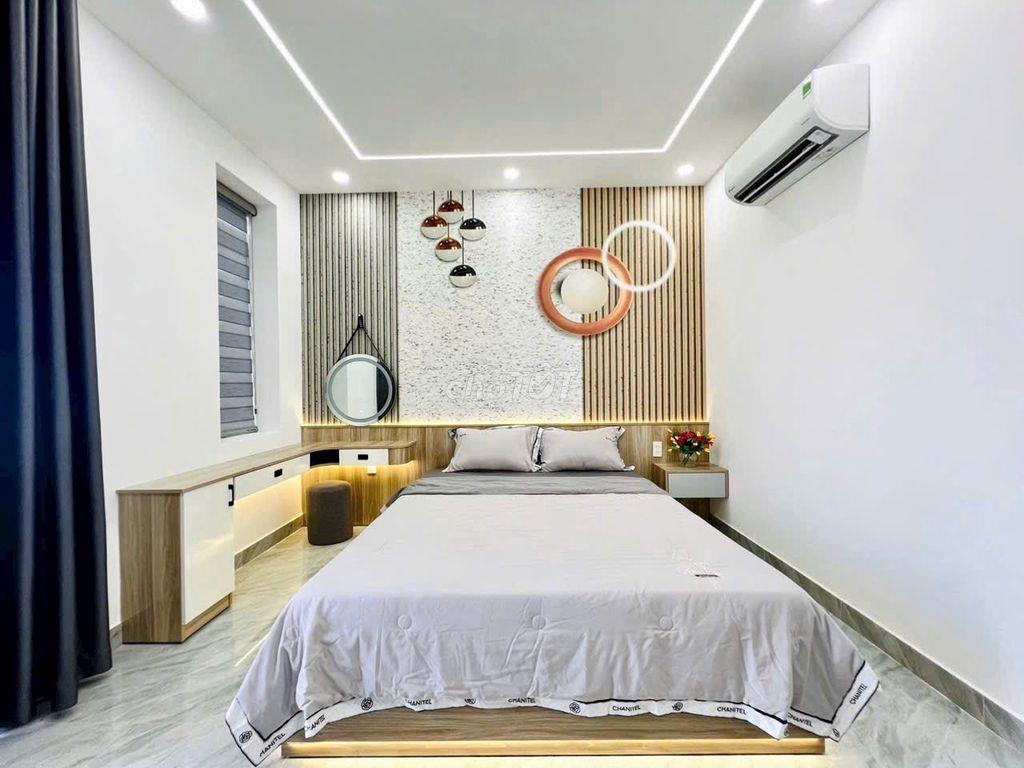 Bán nhà mặt tiền Thạnh Lộc 31 Q12 52m2 4PN full nội thất