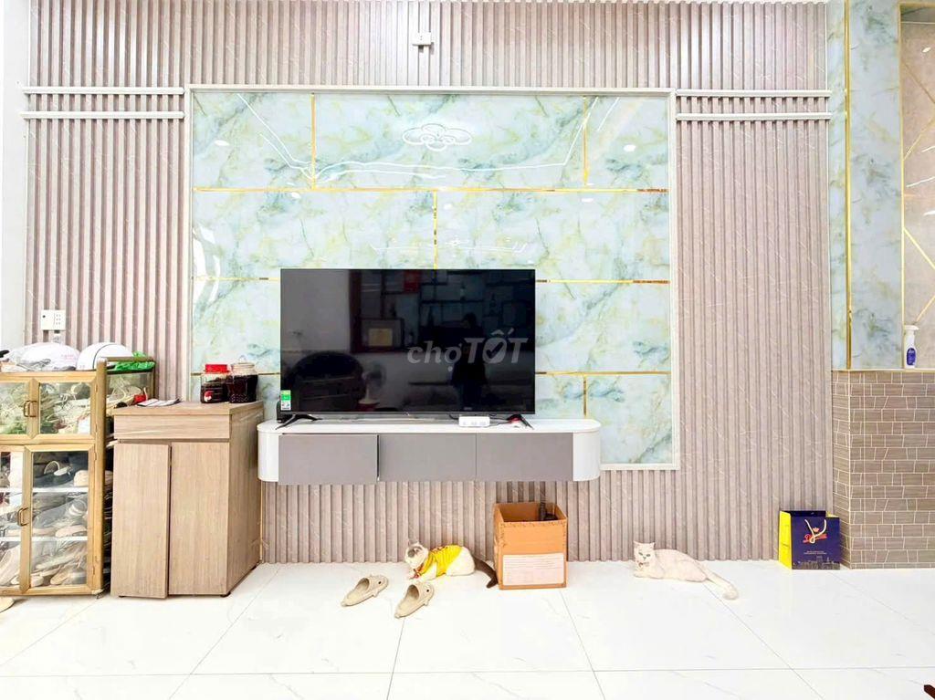 BÁN NHÀ 4 TẦNG - HẺM Ô TÔ - GẦN CHỢ HIỆP THÀNH Q12. GIÁ : 5,63 TỶ 