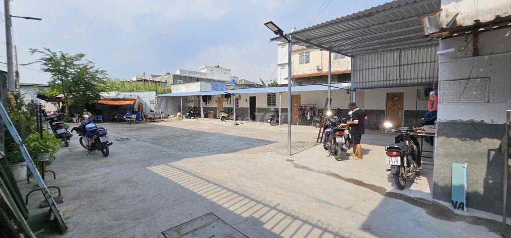 Dãy trọ mặt đất gần chợ Phú Lạc
