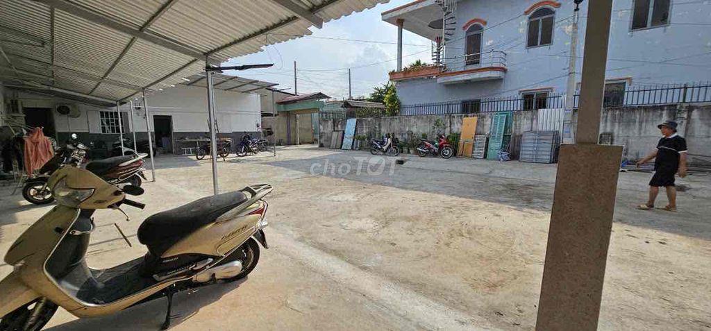 Dãy trọ mặt đất gần chợ Phú Lạc
