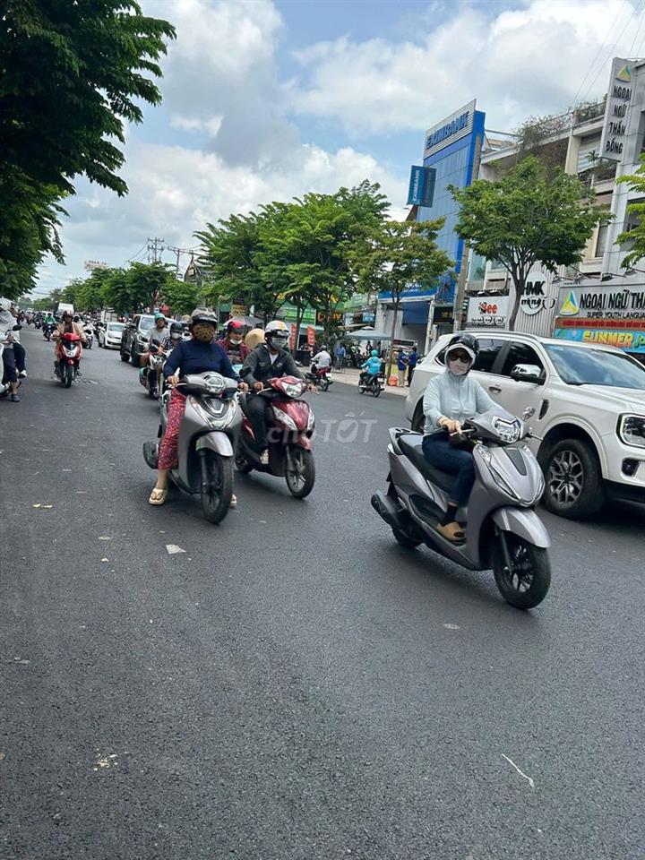 Tôi bán lỗ mặt tiền Phạm Hùng 1đời,Q8,88m,thuê 40tr/th,ngang 5.5,16ty