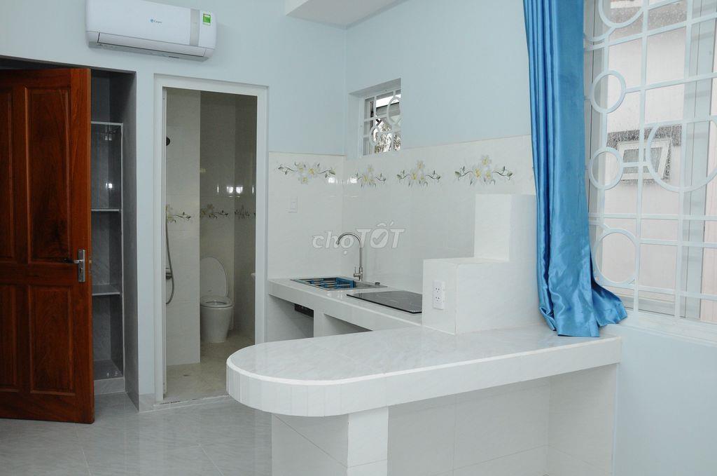 Phòng VIP (ở ghép 3 người) cách ĐH Tài chính - Marketing 800m, FPT 3km