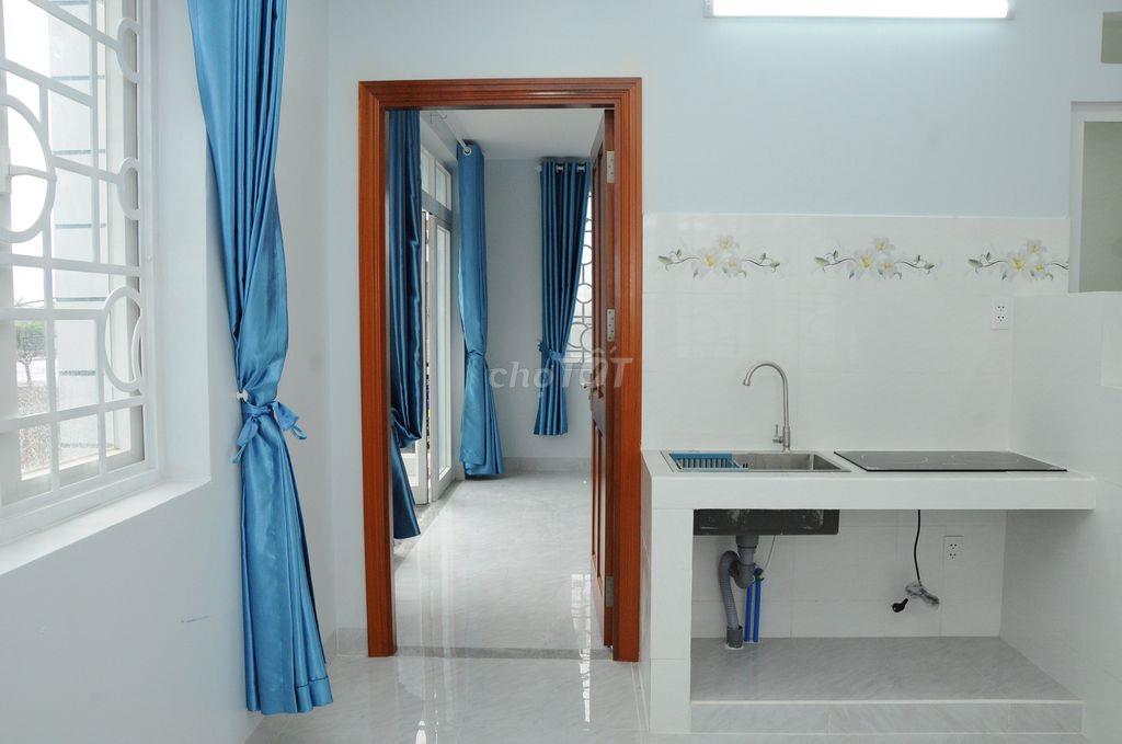 Phòng VIP (ở ghép 3 người) cách ĐH Tài chính - Marketing 800m, FPT 3km