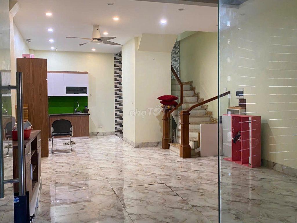 Chính chủ cho thuê nhà 2,5 tầng Phố An Dương, Hồng Hà, Hà Nội, DT 60m2
