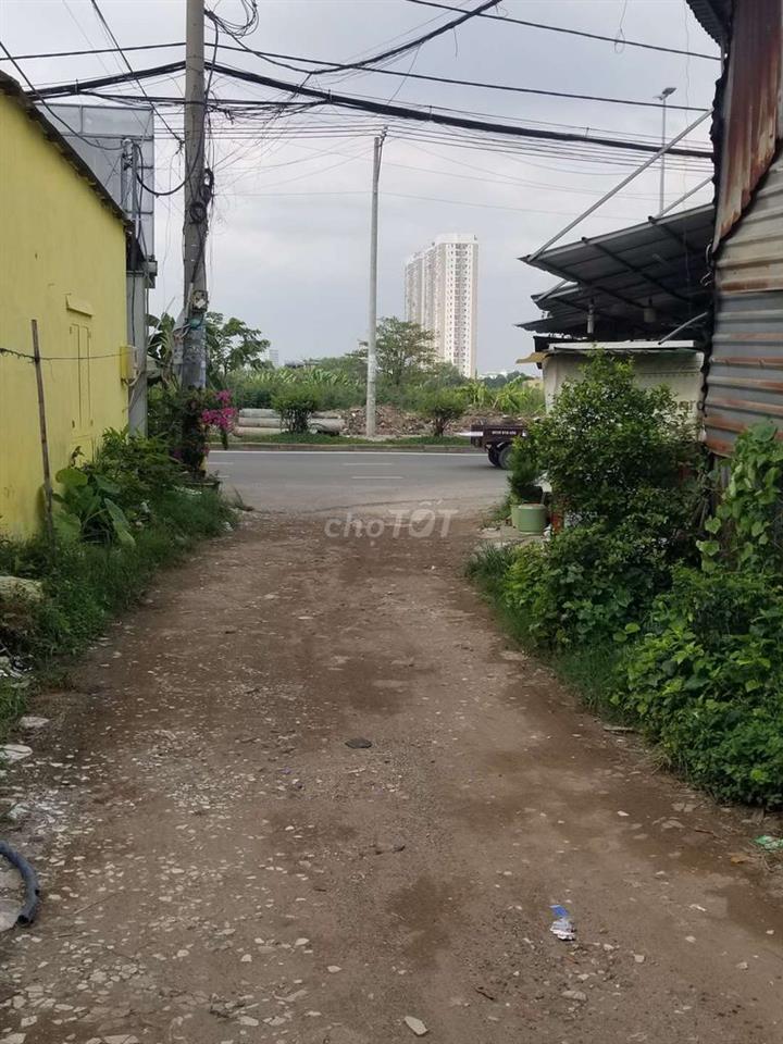Kho, xưởng Bình Hưng ***