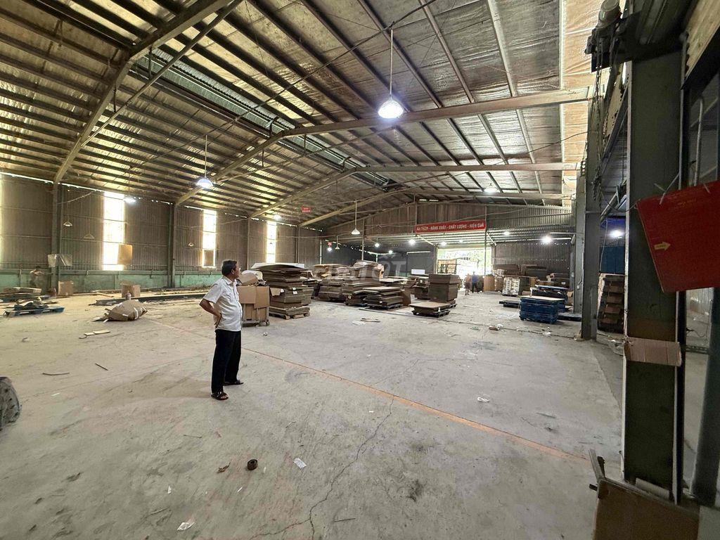 cho thuê kho 2 mặt tiền