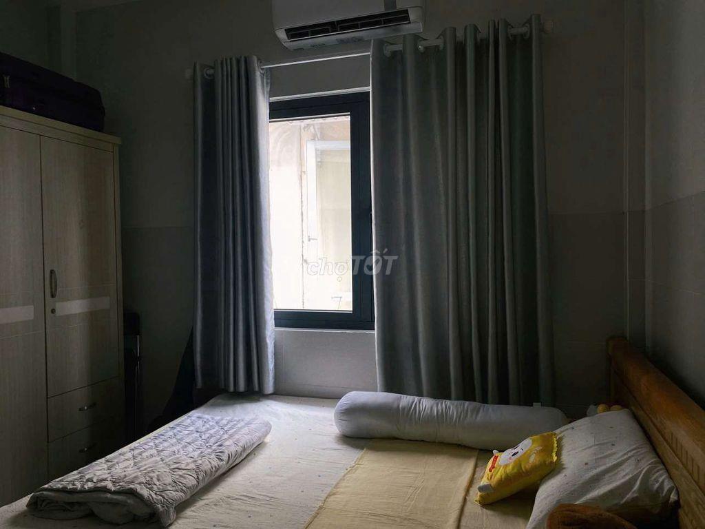CẦN NHƯỢNG PHÒNG ĐẸP, GẦN RMIT + TĐTU GIÁ 4TR/THÁNG