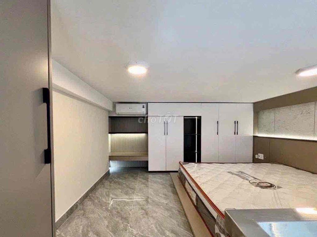 CHO THUÊ CHDV CÓ BAN CÔNG RỘNG 30M2 GẦN ĐH VĂN HIẾN