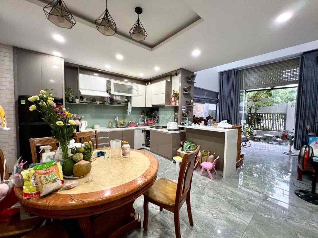 Ngay Chiến Lược giáp khu Tên Lửa, Bình Tân - 130m2 - Hẻm oto né - 16ty
