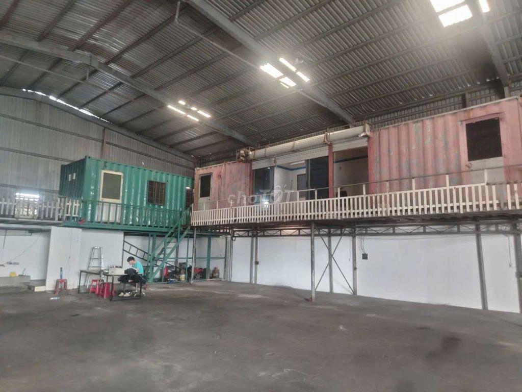 Cho thuê xưởng mặt tiền QL1A ngay cầu vượt Bình Phước 