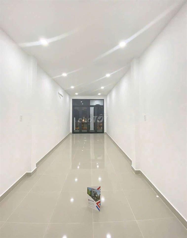 Mặt Tiền Lê Đức Thọ 2 lầu Ngay ngã 3